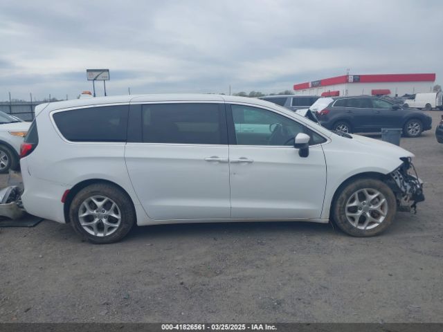 2C4RC1BG1HR768280 Chrysler Pacifica Touring Plus
