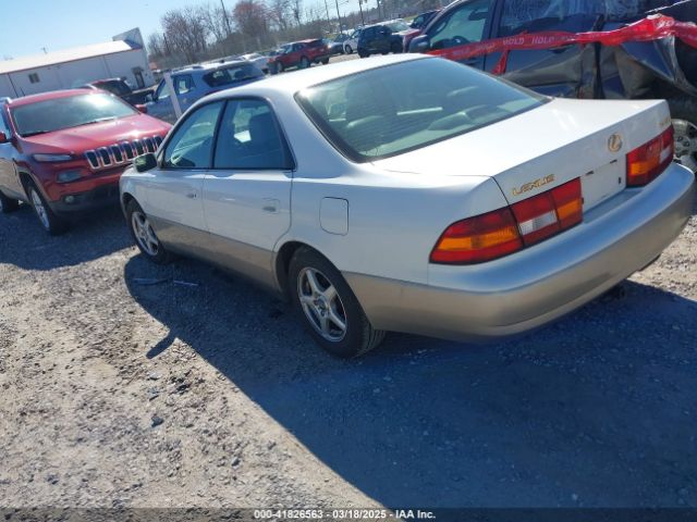 1997 LEXUS ES 300 JT8BF22G1V5007593 Photo 2