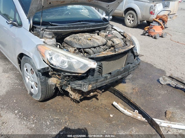 KNAFK4A65F5412387 KIA FORTE LX