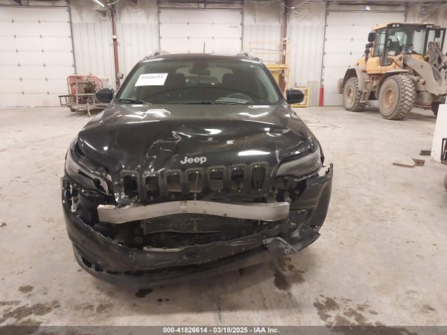 1C4PJMCX6KD218841 Jeep Cherokee Latitude 4x4