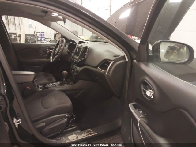1C4PJMCX6KD218841 Jeep Cherokee Latitude 4x4