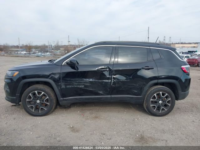 3C4NJDBB2NT135824 Jeep Compass Latitude 4x4