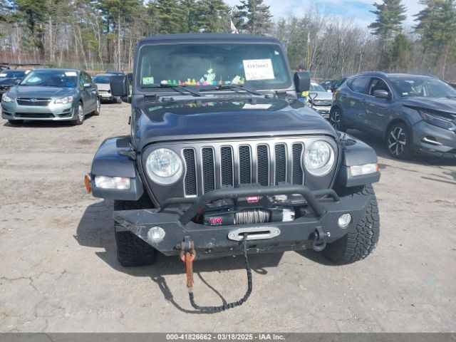 1C4HJXEG0JW246110 Jeep Wrangler Unlimited Sahara 4x4
