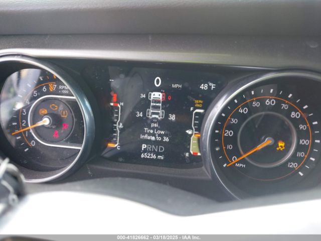 1C4HJXEG0JW246110 Jeep Wrangler Unlimited Sahara 4x4