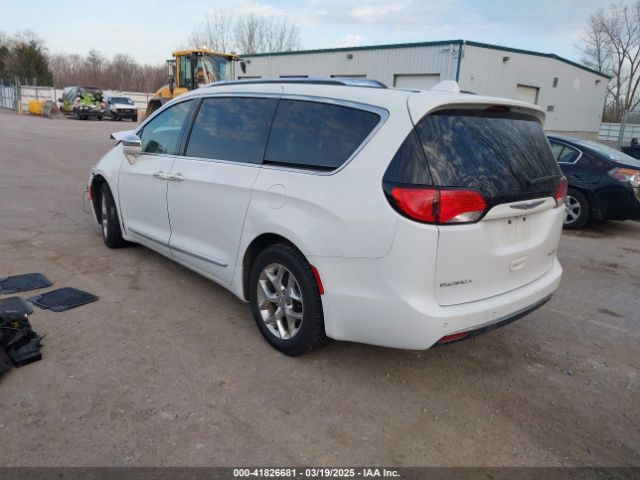 2018 CHRYSLER PACIFICA 2C4RC1GG6JR320597 Photo 2