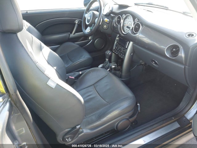 2006 MINI COOPER S WMWRE33516TJ33470 Photo 4