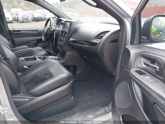 2C4RDGCG6HR662261 Dodge Grand Caravan Sxt