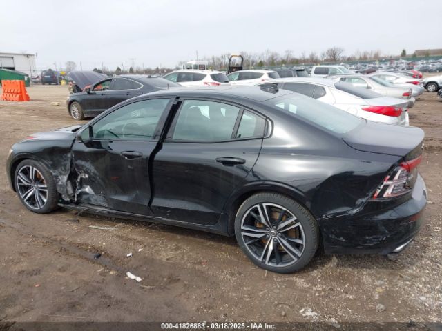 7JRA22TM9KG014922 Volvo S60 T6 R-design