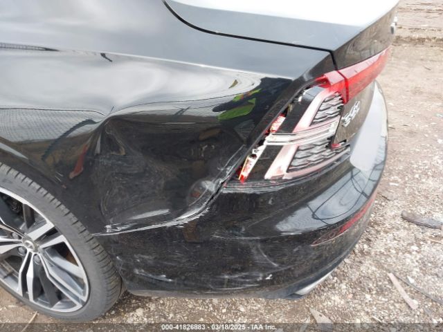 7JRA22TM9KG014922 Volvo S60 T6 R-design