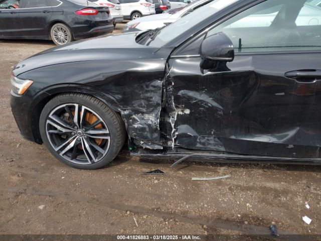 7JRA22TM9KG014922 Volvo S60 T6 R-design
