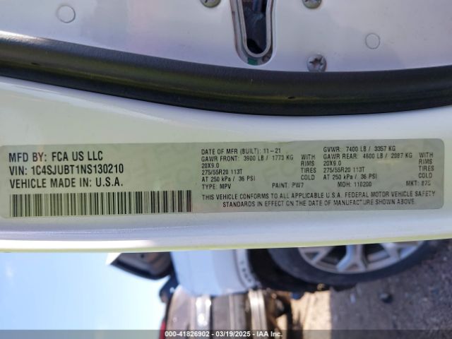 1C4SJUBT1NS130210 Jeep Wagoneer Series Ii 4x2