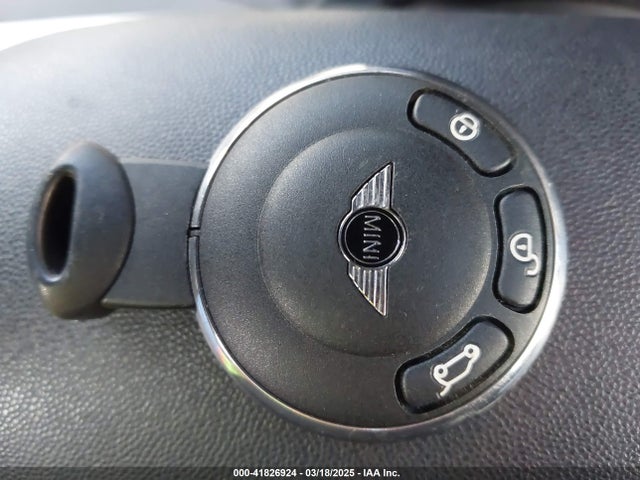 2010 MINI COOPER S WMWMF7C55ATX42617 Photo 10