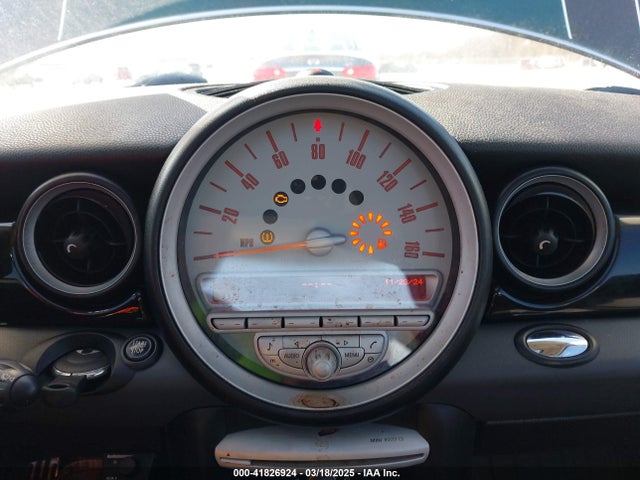 2010 MINI COOPER S WMWMF7C55ATX42617 Photo 6