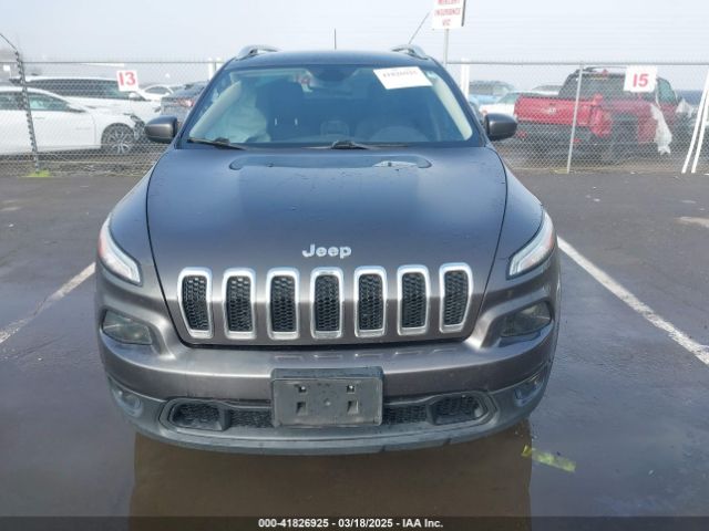 1C4PJLCB7HW668185 Jeep Cherokee Latitude Fwd