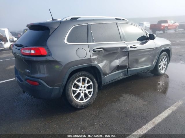 1C4PJLCB7HW668185 Jeep Cherokee Latitude Fwd