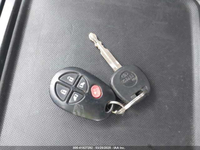5TDKK3DC4ES417229 Toyota Sienna Le V6 8 Passenger
