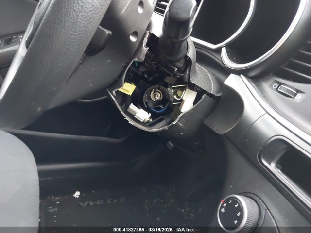 KNAGM4A75F5631762 KIA Optima Lx