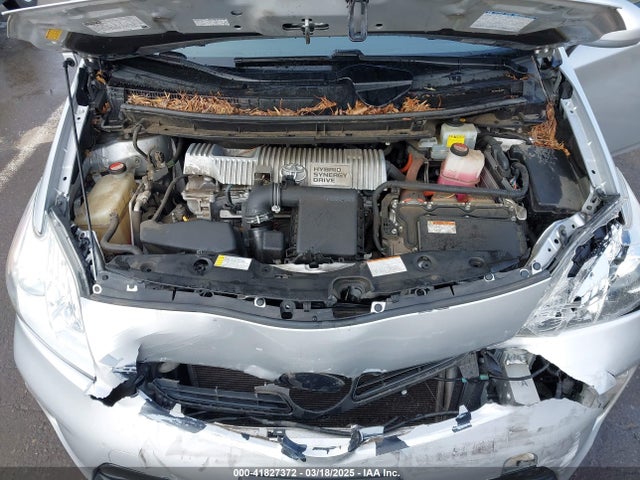 JTDKN3DUXF0482915 Toyota Prius Two