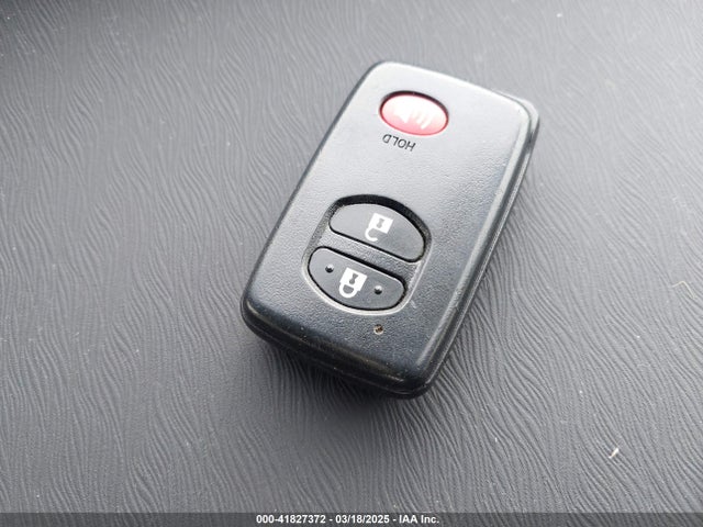 JTDKN3DUXF0482915 Toyota Prius Two
