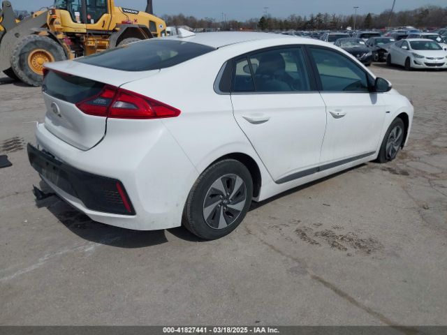 KMHC75LC7HU028387 Hyundai Ioniq Hybrid Sel