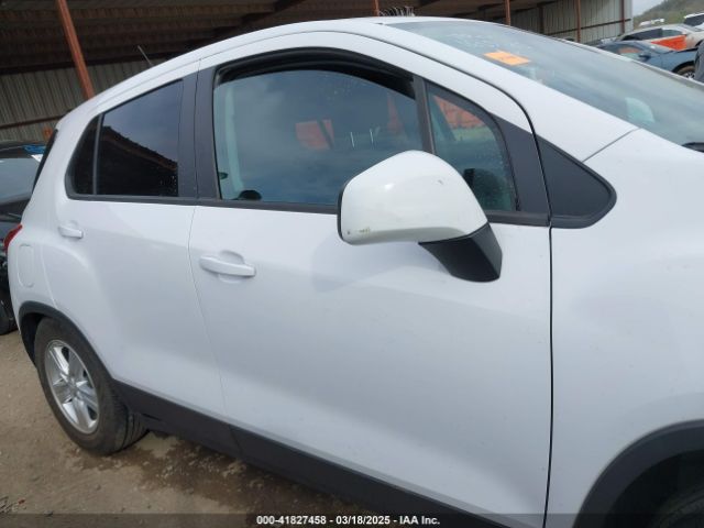 3GNCJKSB3LL327950 Chevrolet Trax Fwd Ls