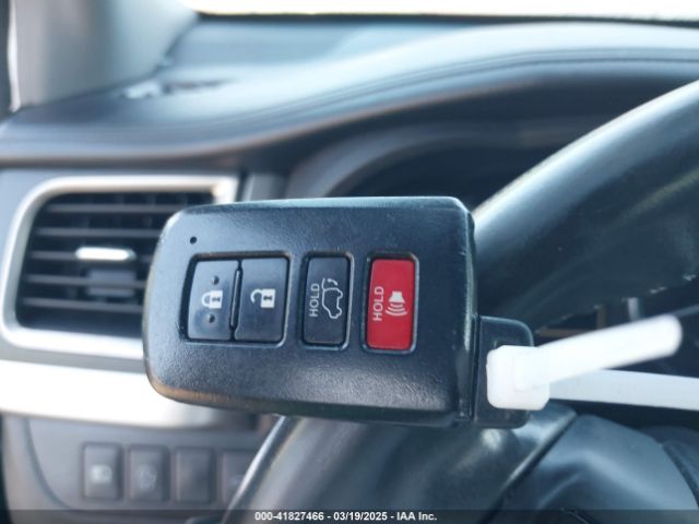 5TDJZRFH4HS382585 Toyota Highlander Se