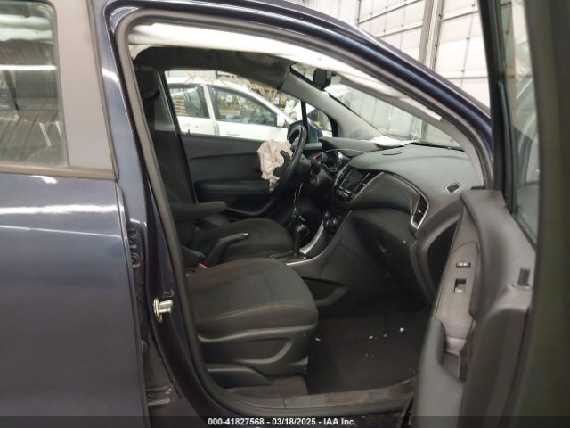 3GNCJKSBXJL400731 Chevrolet TRAX LS