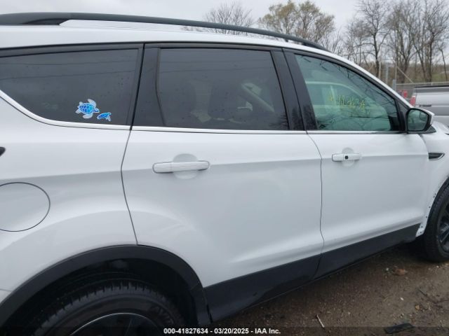 1FMCU9HD7KUB82929 Ford ESCAPE SEL