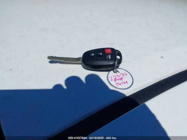 5YFBURHE1JP765551 Toyota COROLLA LE