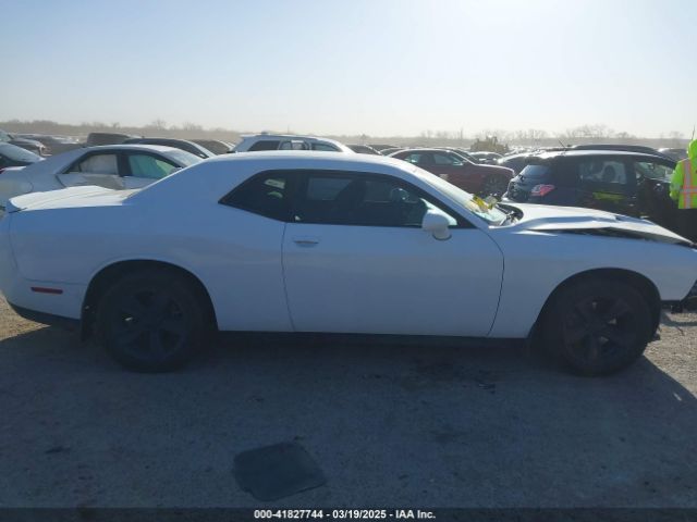2C3CDZAG4FH774603 Dodge Challenger Sxt
