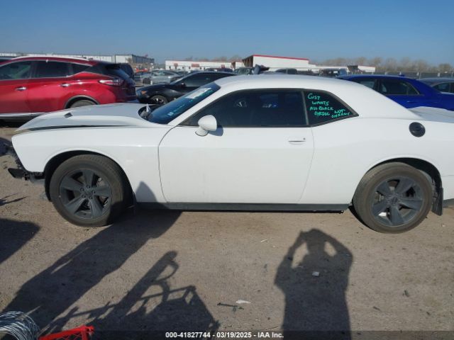 2C3CDZAG4FH774603 Dodge Challenger Sxt