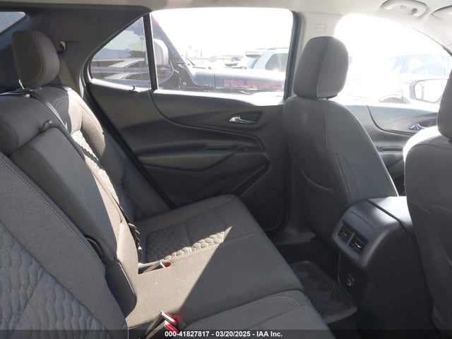 3GNAXKEV7KS663049 Chevrolet EQUINOX LT