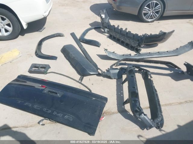 3TYAX5GN0NT057032 Toyota Tacoma Sr5