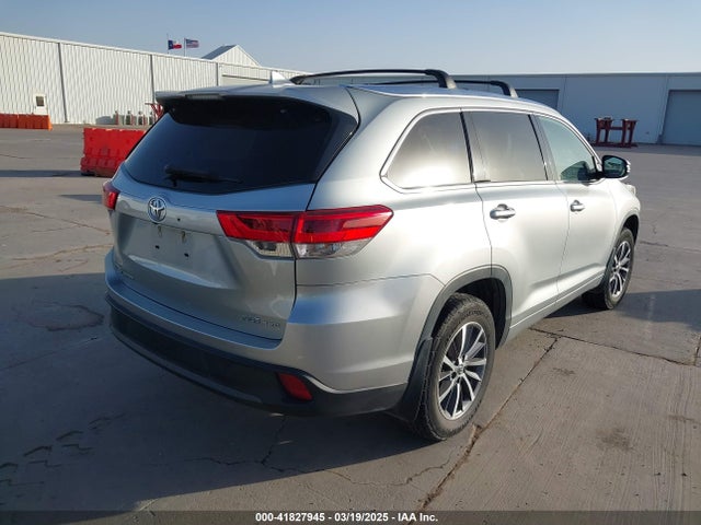 5TDJZRFH6JS914117 Toyota Highlander Xle