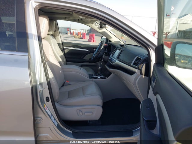 5TDJZRFH6JS914117 Toyota Highlander Xle