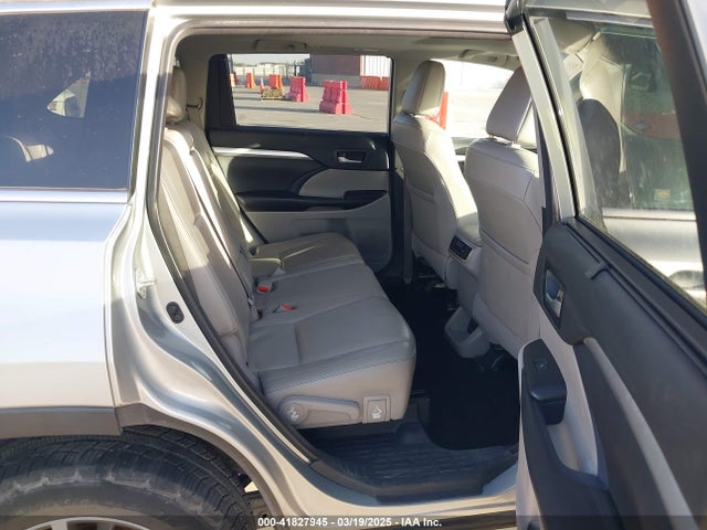 5TDJZRFH6JS914117 Toyota Highlander Xle