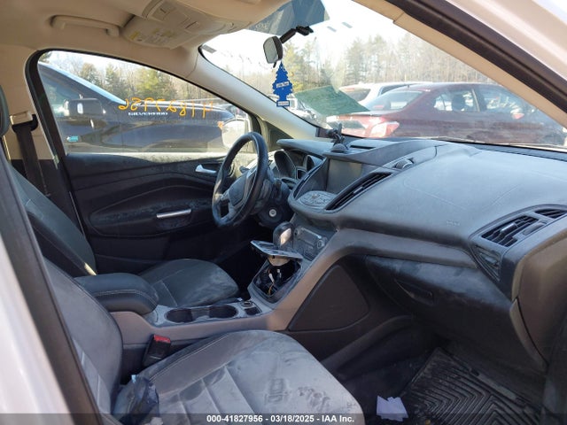 1FMCU0GX4EUA65658 Ford ESCAPE SE