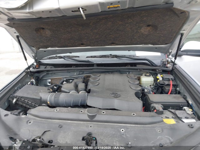 JTEMU5JR8N6019024 Toyota 4RUNNER SR5