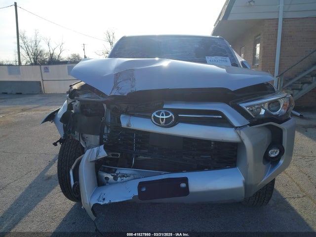 JTEMU5JR8N6019024 Toyota 4RUNNER SR5