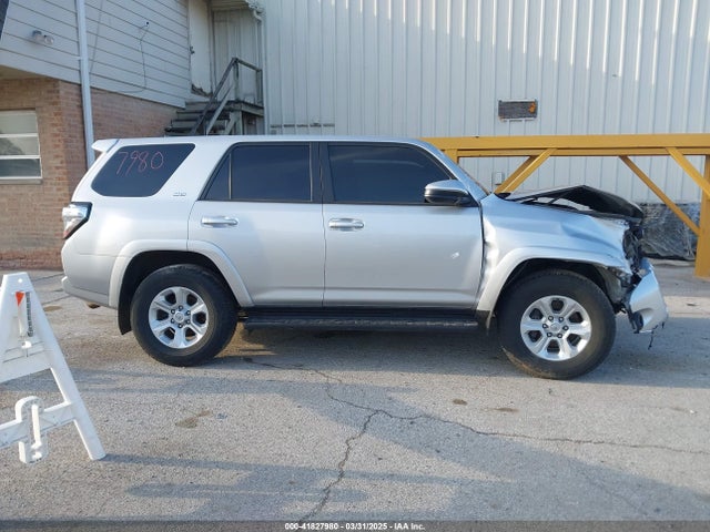 JTEMU5JR8N6019024 Toyota 4RUNNER SR5