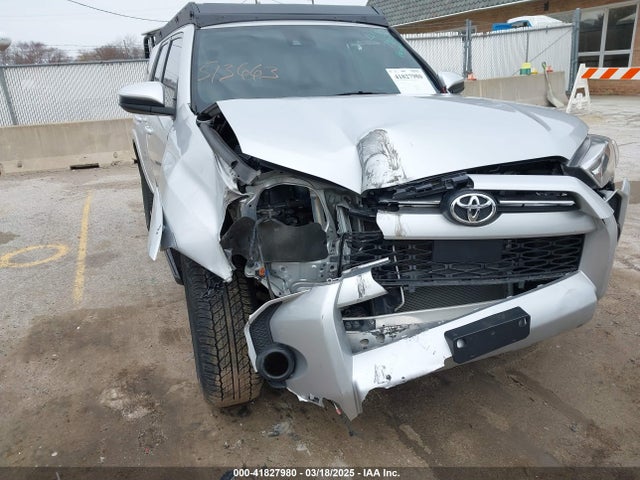 JTEMU5JR8N6019024 Toyota 4RUNNER SR5