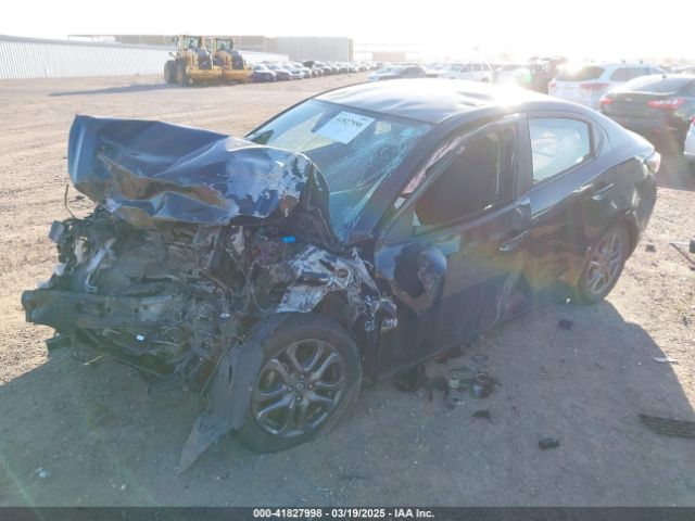 3MYDLBYV6KY507094 Toyota YARIS LE