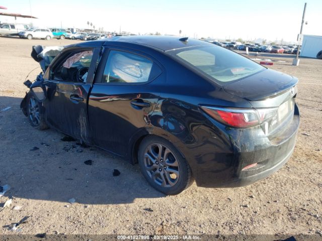 3MYDLBYV6KY507094 Toyota YARIS LE