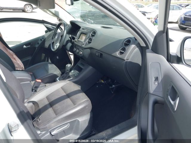 WVGBV7AX5GW600479 Volkswagen TIGUAN S