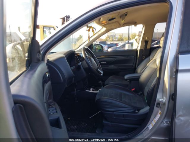 JA4AD3A3XKZ046463 Mitsubishi Outlander Se