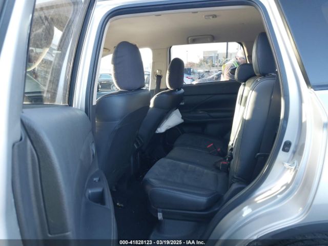 JA4AD3A3XKZ046463 Mitsubishi Outlander Se