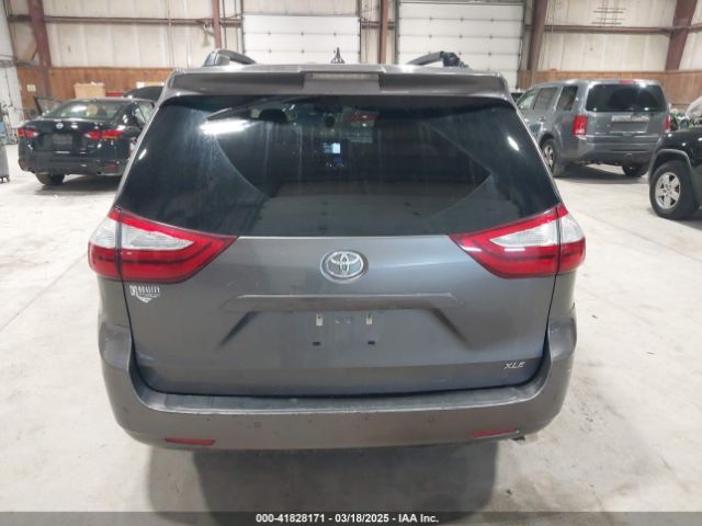 5TDYZ3DC1KS016206 Toyota Sienna Xle 8 Passenger
