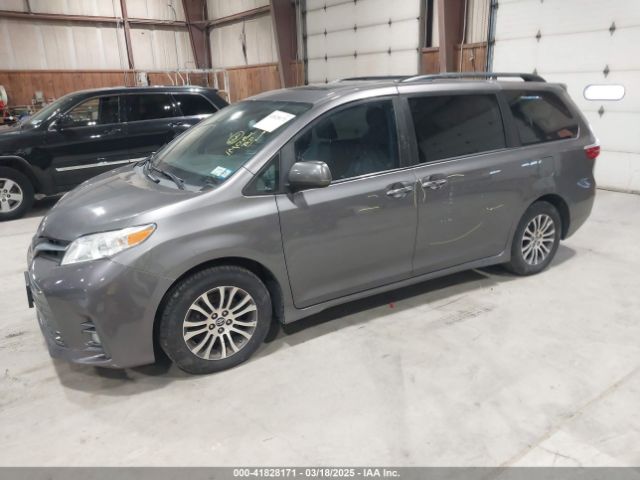 5TDYZ3DC1KS016206 Toyota Sienna Xle 8 Passenger