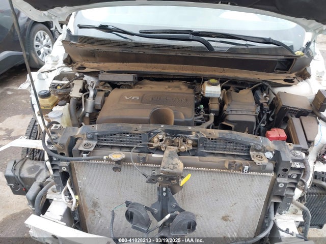 5N1DR2MN1JC673562 Nissan Pathfinder Sv