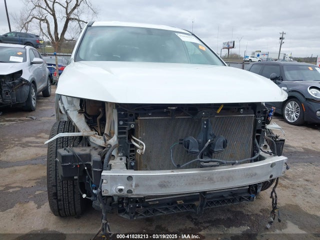 5N1DR2MN1JC673562 Nissan Pathfinder Sv